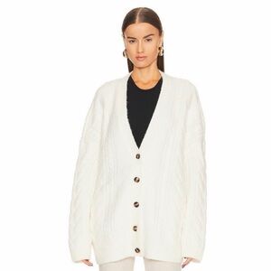 Helsa Oversized White Cable Knit Cardigan